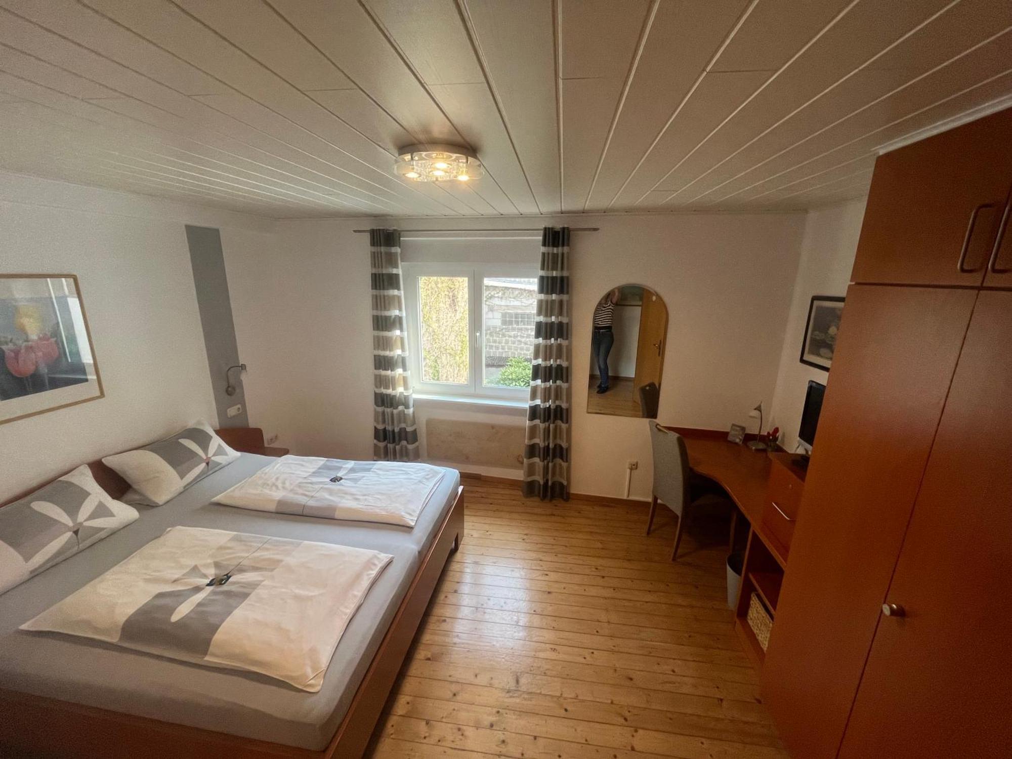 Wein- Und Gaestehaus M. Bai Mesenich Esterno foto